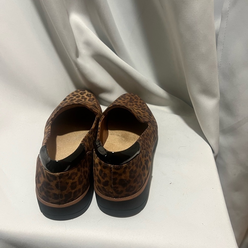 Dr. Scholl's Nice Day Leopard Print Women's Loafers - Picture 4 of 8